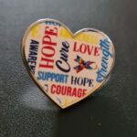 “autisme hart” pin